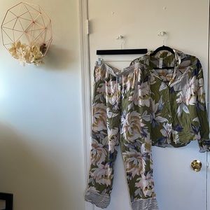 Matching set colorful pajamas